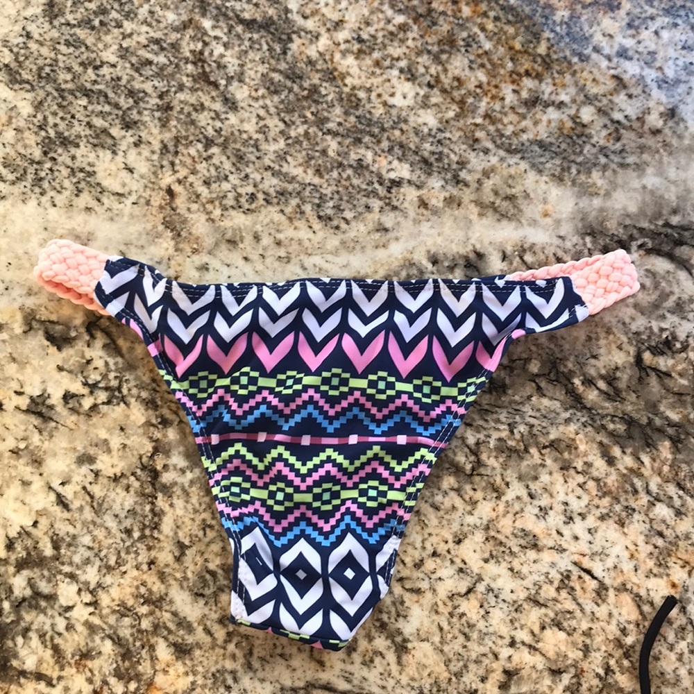 Bikini Bottom - Picture 2 of 2